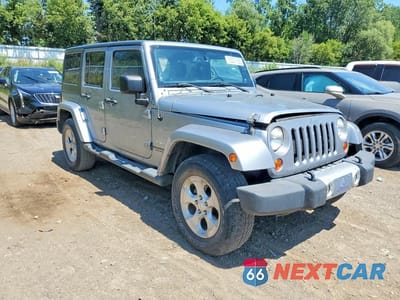 Czwarte zdjęcie samochodu z boku: 2013 JEEP WRANGLER UNLIMITED SAHARA VIN:1C4BJWEGXDL548221 - miniatura