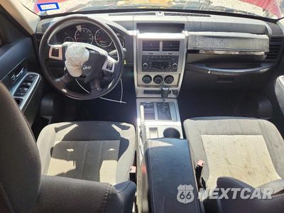 Zdjęcie 8 z 13 samochodu: 2009 JEEP LIBERTY LIMITED VIN:1J8GN58K29W546899 - miniatura