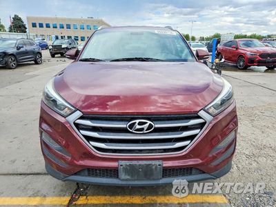 Piąte zdjęcie samochodu w środku: 2017 HYUNDAI TUCSON SE PLUS VIN:KM8J3CA45HU478705 - miniatura