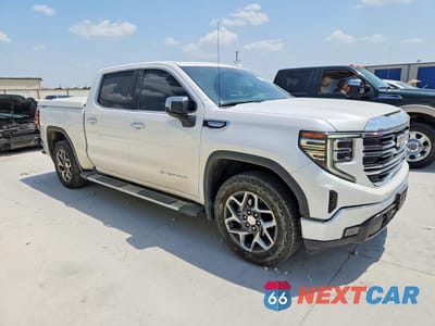 Czwarte zdjęcie samochodu z boku: 2023 GMC SIERRA K1500 SLT VIN:3GTUUDED3PG128263 - miniatura