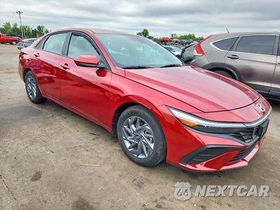 Czwarte zdjęcie samochodu z boku: 2024 HYUNDAI ELANTRA SEL VIN:KMHLM4DG4RU765892 - miniatura