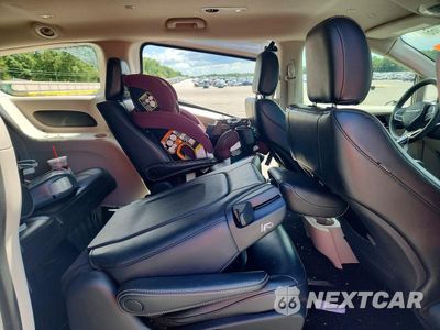 Zdjęcie 11 z 14 samochodu: 2023 CHRYSLER PACIFICA HYBRID TOURING L VIN:2C4RC1L78PR622391 - miniatura