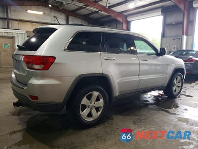 Trzecie zdjęcie samochodu z tyłu: 2011 JEEP GRAND CHEROKEE LAREDO VIN:1J4RR4GG2BC543157 - miniatura