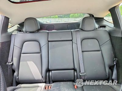Zdjęcie 10 z 13 samochodu: 2025 TESLA MODEL Y VIN:7SAYGDEDXSF318720 - miniatura
