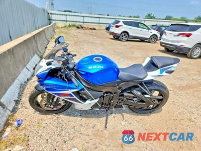 Trzecie zdjęcie samochodu z tyłu: 2025 SUZUKI GSX-R600 VIN:JS1GN7FA8S7101820 - miniatura