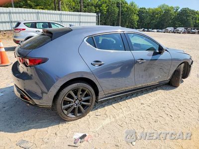 Trzecie zdjęcie samochodu z tyłu: 2021 MAZDA 3 PREMIUM VIN:JM1BPAML8M1401455 - miniatura