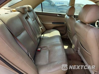 Zdjęcie 10 z 13 samochodu: 2005 TOYOTA CAMRY LE VIN:4T1BE32K55U057574 - miniatura