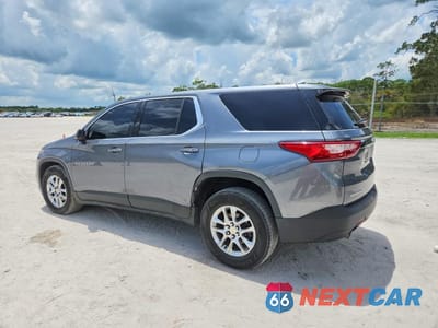 Drugie zdjęcie samochodu z przodu: 2020 CHEVROLET TRAVERSE LS VIN:1GNERFKW3LJ171329 - miniatura