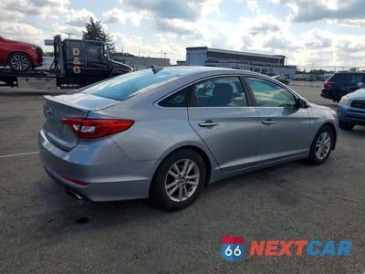 Trzecie zdjęcie samochodu z tyłu: 2015 HYUNDAI SONATA SE VIN:5NPE24AFXFH183462 - miniatura