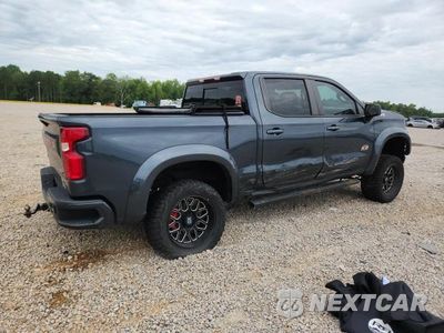 Trzecie zdjęcie samochodu z tyłu: 2020 CHEVROLET SILVERADO K1500 RST VIN:1GCUYEED0LZ134915 - miniatura