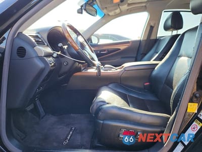 Zdjęcie 7 z 12 samochodu: 2013 LEXUS LS 460 VIN:JTHCL1EF5D5018427 - miniatura