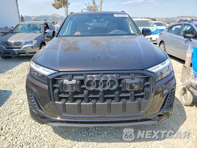 Piąte zdjęcie samochodu w środku: 2025 AUDI Q7 PRESTIGE VIN:WA1VVBF77SD018332 - miniatura