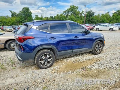 Trzecie zdjęcie samochodu z tyłu: 2022 KIA SELTOS EX VIN:KNDERCAA7N7274234 - miniatura