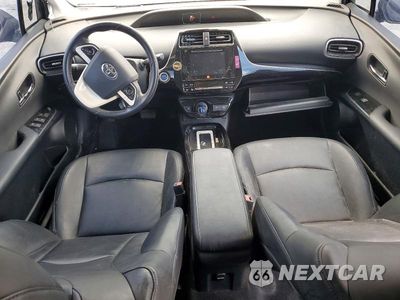 Zdjęcie 8 z 12 samochodu: 2016 TOYOTA PRIUS FOUR VIN:JTDKARFU5G3518375 - miniatura