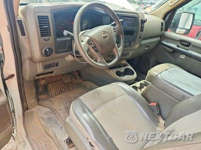 Zdjęcie 8 z 13 samochodu: 2020 NISSAN NV 2500 HD SV VIN:1N6AF0KY4LN805638 - miniatura