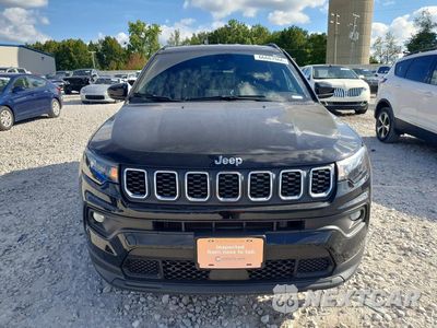 Piąte zdjęcie samochodu w środku: 2025 JEEP COMPASS LATITUDE VIN:3C4NJDBN6ST503623 - miniatura