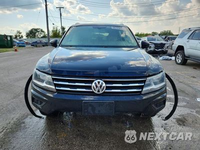 Piąte zdjęcie samochodu w środku: 2019 VOLKSWAGEN TIGUAN SE VIN:3VV2B7AX7KM175631 - miniatura