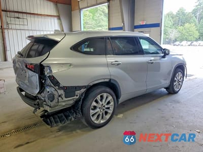 Trzecie zdjęcie samochodu z tyłu: 2025 TOYOTA HIGHLANDER HYBRID LIMITED VIN:5TDXBRCH0SS664104 - miniatura