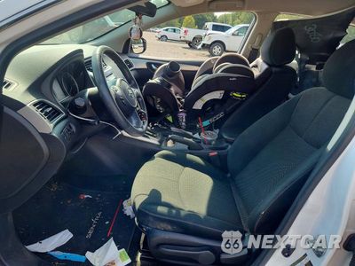 Zdjęcie 7 z 13 samochodu: 2018 NISSAN SENTRA S VIN:3N1AB7AP4JY236020 - miniatura
