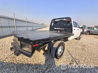 Trzecie zdjęcie samochodu z tyłu: 2024 RAM 3500 VIN:3C7WRTCLXRG409173 - miniatura
