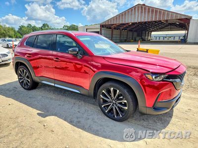 Czwarte zdjęcie samochodu z boku: 2025 MAZDA CX-50 PREMIUM PLUS VIN:7MMVABEM5SN383787 - miniatura