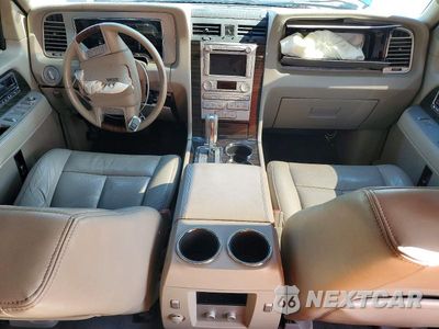Zdjęcie 8 z 13 samochodu: 2009 LINCOLN NAVIGATOR VIN:5LMFU28529LJ00910 - miniatura