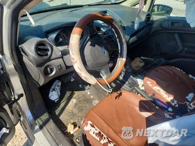 Zdjęcie 8 z 12 samochodu: 2015 FORD FIESTA S VIN:3FADP4TJ3FM202688 - miniatura