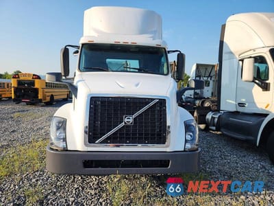 Zdjęcie 13 z 13 samochodu: 2017 VOLVO VNL SEMI TRUCK VIN:4V4N39TGXHN977448 - miniatura