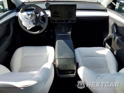 Zdjęcie 8 z 12 samochodu: 2024 TESLA MODEL Y VIN:7SAYGDEE5RA265408 - miniatura