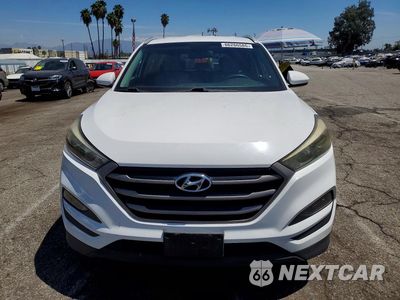 Piąte zdjęcie samochodu w środku: 2016 HYUNDAI TUCSON SE VIN:KM8J33A48GU180213 - miniatura