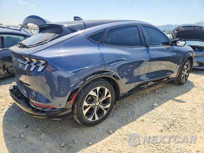 Trzecie zdjęcie samochodu z tyłu: 2021 FORD MUSTANG MACH-E PREMIUM VIN:3FMTK3SU3MMA01585 - miniatura
