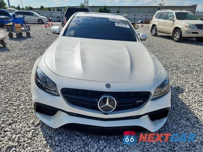 Piąte zdjęcie samochodu w środku: 2018 MERCEDES-BENZ E 63 AMG-S VIN:WDDZF8KB1JA274134 - miniatura