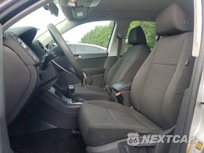 Zdjęcie 7 z 12 samochodu: 2010 VOLKSWAGEN TIGUAN S VIN:WVGAV7AX9AW517852 - miniatura