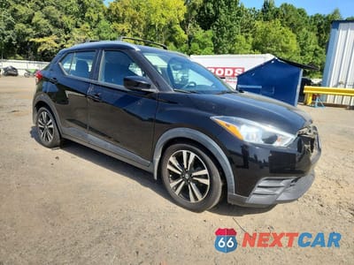Czwarte zdjęcie samochodu z boku: 2019 NISSAN KICKS SV VIN:3N1CP5CU6KL564510 - miniatura