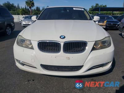Piąte zdjęcie samochodu w środku: 2011 BMW 335 I VIN:WBAPM5C56BE575617 - miniatura