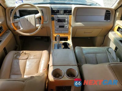 Zdjęcie 8 z 13 samochodu: 2007 LINCOLN NAVIGATOR VIN:5LMFU27597LJ12695 - miniatura