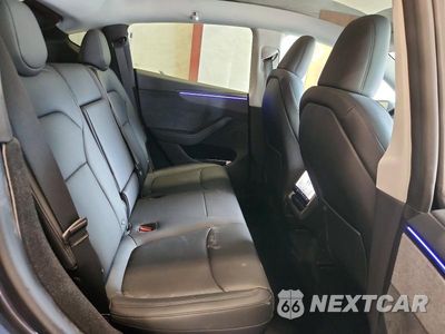 Zdjęcie 10 z 13 samochodu: 2026 TESLA MODEL Y VIN:7SAYGDEE8TA400338 - miniatura