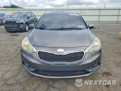 Piąte zdjęcie samochodu w środku: 2014 KIA FORTE EX VIN:KNAFX4A8XE5095465 - miniatura