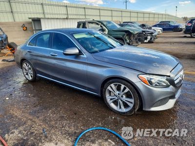 Czwarte zdjęcie samochodu z boku: 2017 MERCEDES-BENZ C 300 VIN:55SWF4JB3HU218025 - miniatura