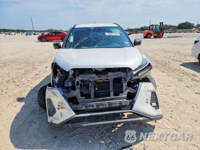 Piąte zdjęcie samochodu w środku: 2022 NISSAN KICKS SR VIN:3N1CP5DV7NL497475 - miniatura