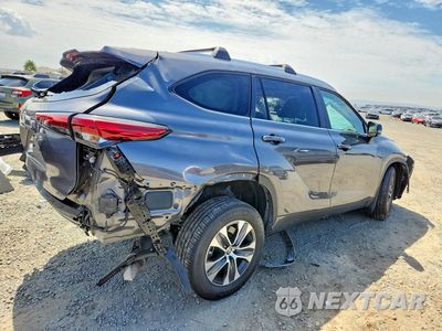 Trzecie zdjęcie samochodu z tyłu: 2023 TOYOTA HIGHLANDER XLE VIN:5TDKDRAH9PS516872 - miniatura