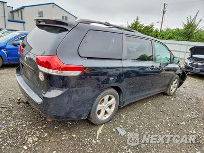 Trzecie zdjęcie samochodu z tyłu: 2013 TOYOTA SIENNA LE VIN:5TDKK3DC0DS398743 - miniatura