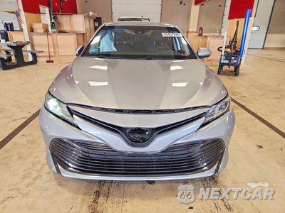 Piąte zdjęcie samochodu w środku: 2019 TOYOTA CAMRY LE VIN:4T1B11HK9KU269123 - miniatura