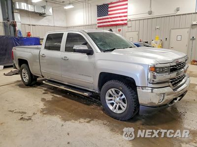 Czwarte zdjęcie samochodu z boku: 2018 CHEVROLET SILVERADO K1500 LTZ VIN:3GCUKSEC3JG363092 - miniatura