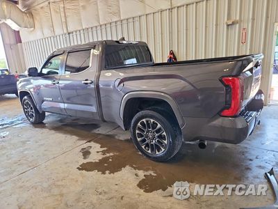 Drugie zdjęcie samochodu z przodu: 2025 TOYOTA TUNDRA CREWMAX LIMITED VIN:5TFJA5ECXSX040985 - miniatura
