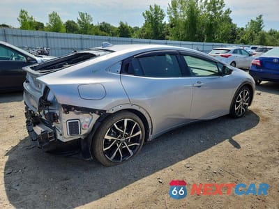 Trzecie zdjęcie samochodu z tyłu: 2024 TOYOTA PRIUS PRIME XSE VIN:JTDACACU2R3021041 - miniatura