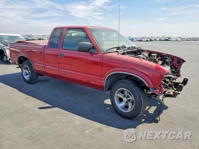 Czwarte zdjęcie samochodu z boku: 2001 CHEVROLET S TRUCK S10 VIN:1GCCS195318108238 - miniatura