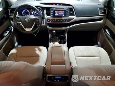 Zdjęcie 8 z 13 samochodu: 2017 TOYOTA HIGHLANDER LE VIN:5TDZARFH7HS026724 - miniatura