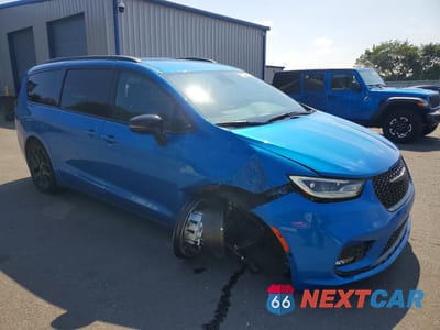 Czwarte zdjęcie samochodu z boku: 2026 CHRYSLER PACIFICA SELECT VIN:2C4RC1BGXTR267476 - miniatura