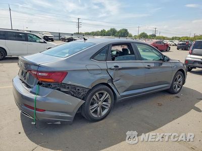 Trzecie zdjęcie samochodu z tyłu: 2019 VOLKSWAGEN JETTA S VIN:3VWC57BU1KM052323 - miniatura